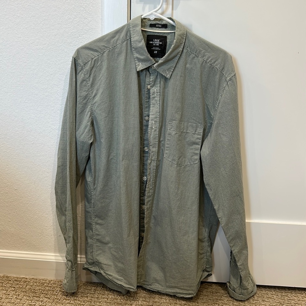 H&M Men long sleeve fitted Size L button down
